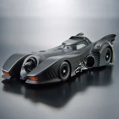 BATMAN - 1/35 SCALE MODEL KIT BATMOBILE BATMAN VER.