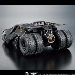 BATMAN - 1/35 SCALE MODEL KIT BATMOBILE (BATMAN BEGINS Ver.)