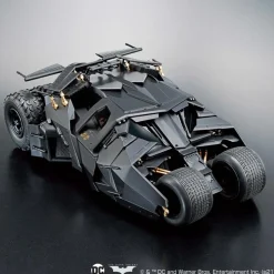 BATMAN - 1/35 SCALE MODEL KIT BATMOBILE (BATMAN BEGINS Ver.)