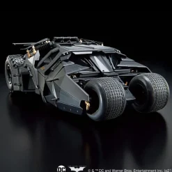 BATMAN - 1/35 SCALE MODEL KIT BATMOBILE (BATMAN BEGINS Ver.)