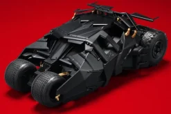 BATMAN - 1/35 SCALE MODEL KIT BATMOBILE (BATMAN BEGINS Ver.)