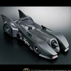 BATMAN - 1/35 SCALE MODEL KIT BATMOBILE BATMAN VER.