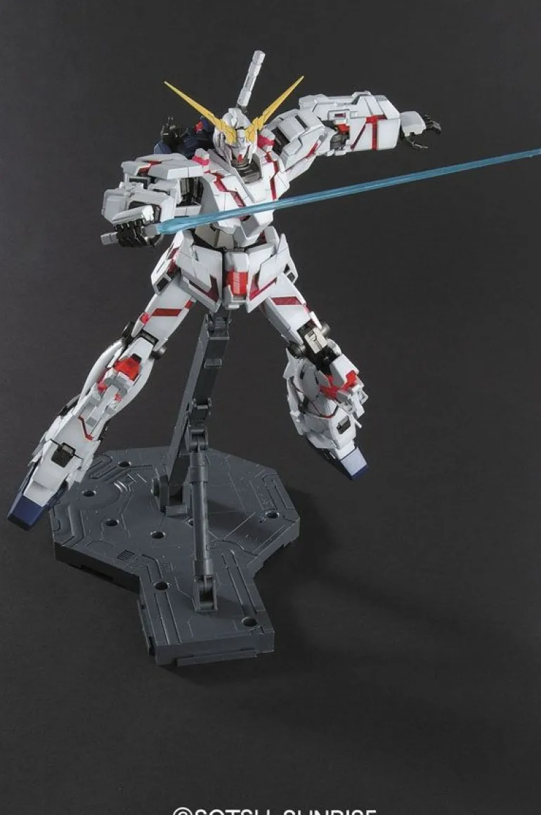 GUNDAM - MG 1/100 RX0 UNICORN GUNDAM SCREEN IMAGE (On Sale)