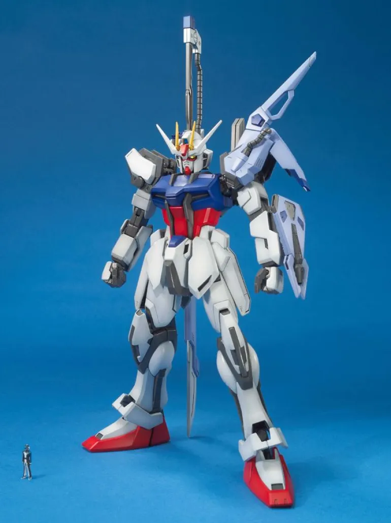 GUNDAM - MG 1/100 STRIKE GUNDAM LAUNCHER/SWORD