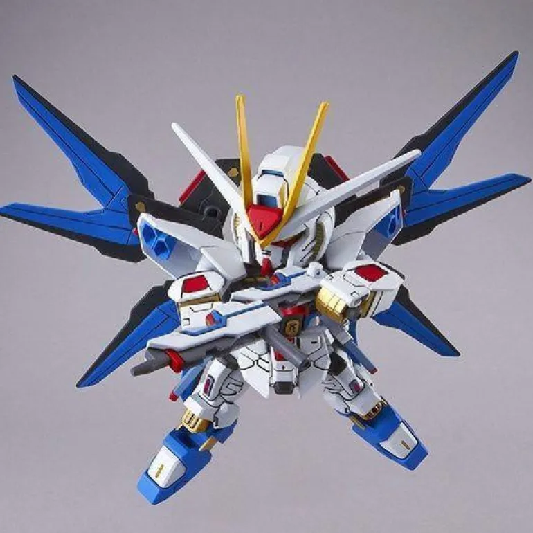 GUNDAM - SD EX-STANDARD 006 STRIKE FREEDOM GUNDAM