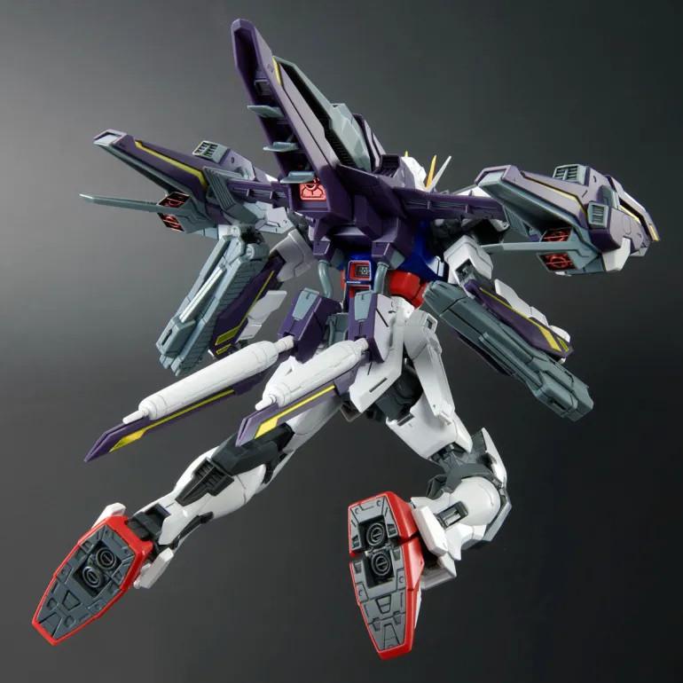 (PREMIUM-BANDAI) GUNDAM - MG 1/100 LIGHTNING STRIKE GUNDAM Ver.RM