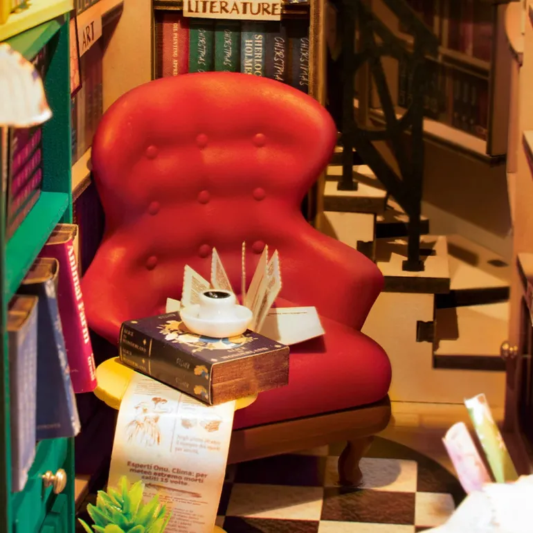 Robotime Rolife Bookstore DIY Book Nook Shelf Insert Kit TGB07