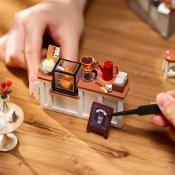 Robotime Rolife Flavory Café Miniature House kit DG162