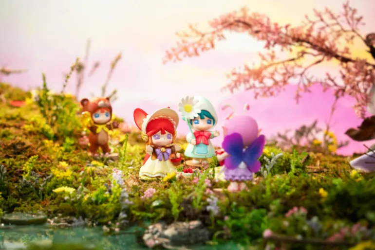 Suri Go For Outing Series Figure Blind Box