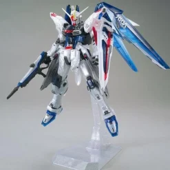 (THE GUNDAM BASE LIMITED) GUNDAM - MG 1/100 FREEDOM GUNDAM VER. 2.0 [CLEAR COLOR]