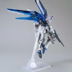 (THE GUNDAM BASE LIMITED) GUNDAM - MG 1/100 FREEDOM GUNDAM VER. 2.0 [CLEAR COLOR]